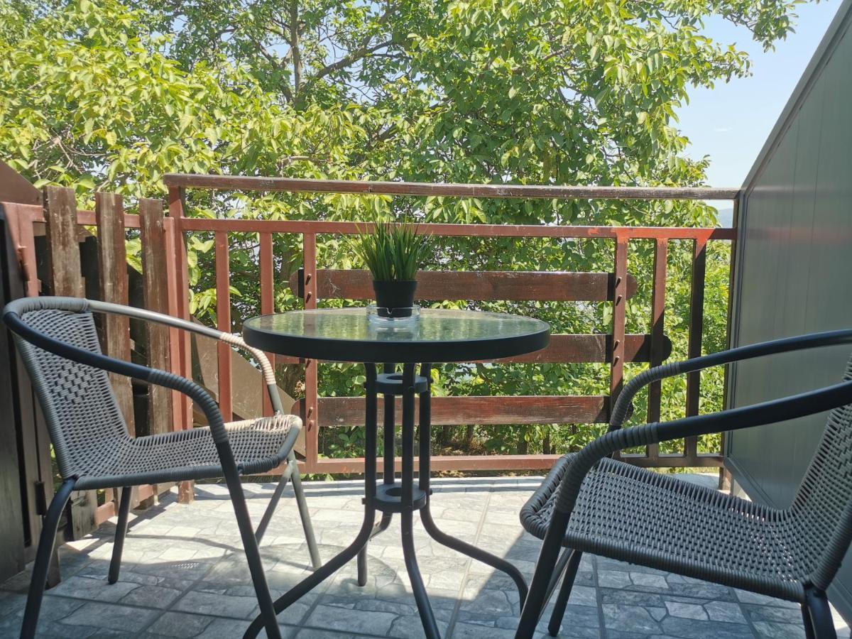 Kuca Za Odmor-Zelena Oaza Hotel Golubac Buitenkant foto